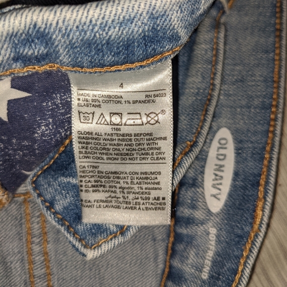 Distressed Boyfriend Light Washed Shorts - Picture 3 of 3